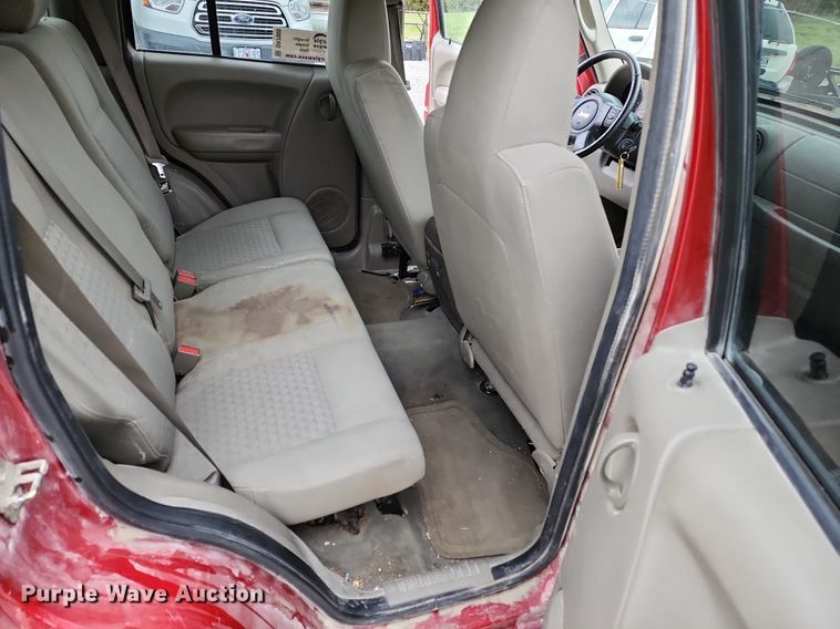 image for item DR7900 2006 Jeep  Liberty SUV