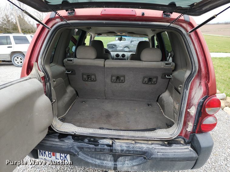 image for item DR7900 2006 Jeep  Liberty SUV