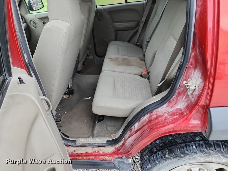 image for item DR7900 2006 Jeep  Liberty SUV