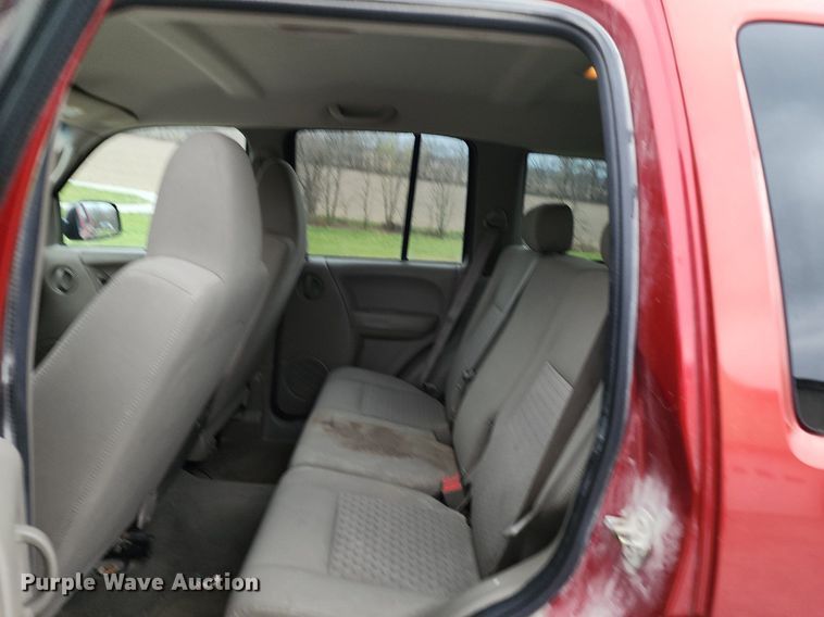 image for item DR7900 2006 Jeep  Liberty SUV