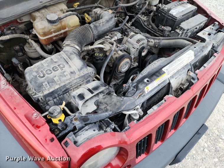 image for item DR7900 2006 Jeep  Liberty SUV