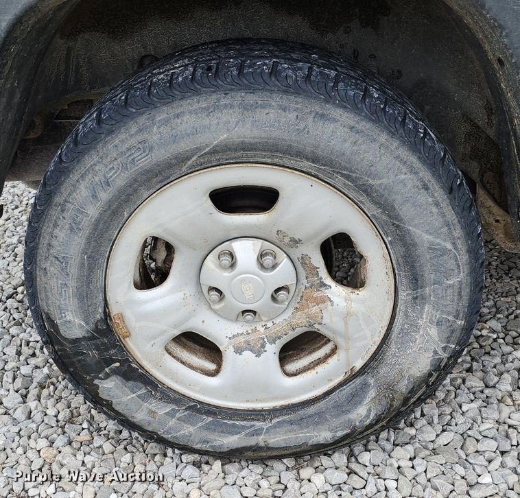 image for item DR7900 2006 Jeep  Liberty SUV