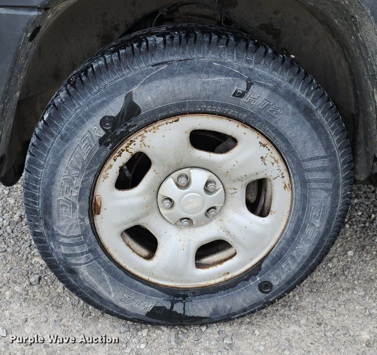 image for item DR7900 2006 Jeep  Liberty SUV