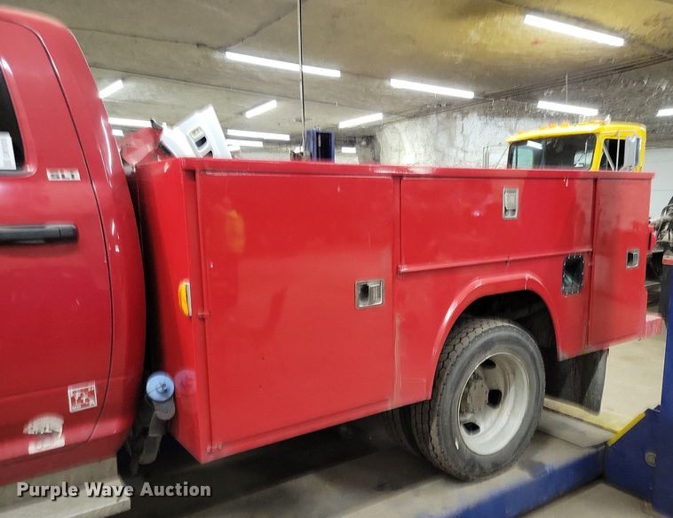 image for item DR7970 2011 Dodge Ram 5500HD Crew Cab utility / service truck