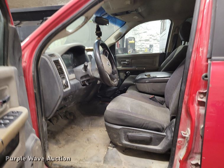 image for item DR7970 2011 Dodge Ram 5500HD Crew Cab utility / service truck