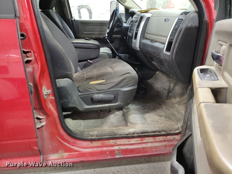 image for item DR7970 2011 Dodge Ram 5500HD Crew Cab utility / service truck