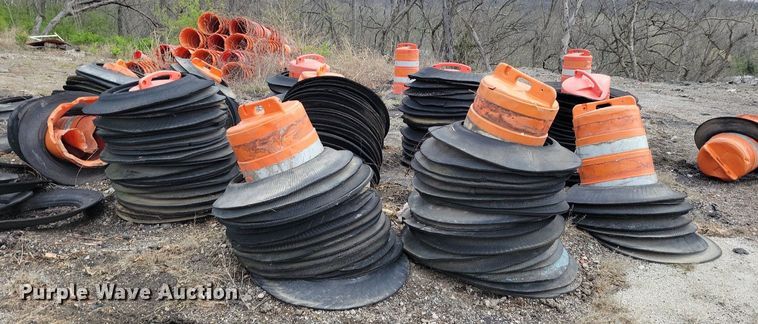 image for item DR7976 Approximately 425 traffic barrels