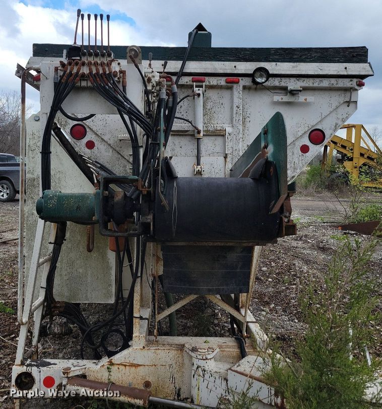 image for item DR7977 Bay-Lynx Multicat Spreader bed