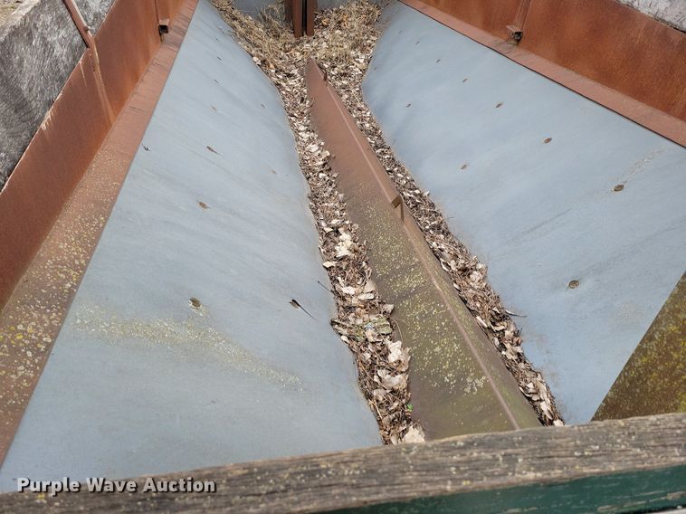 image for item DR7977 Bay-Lynx Multicat Spreader bed