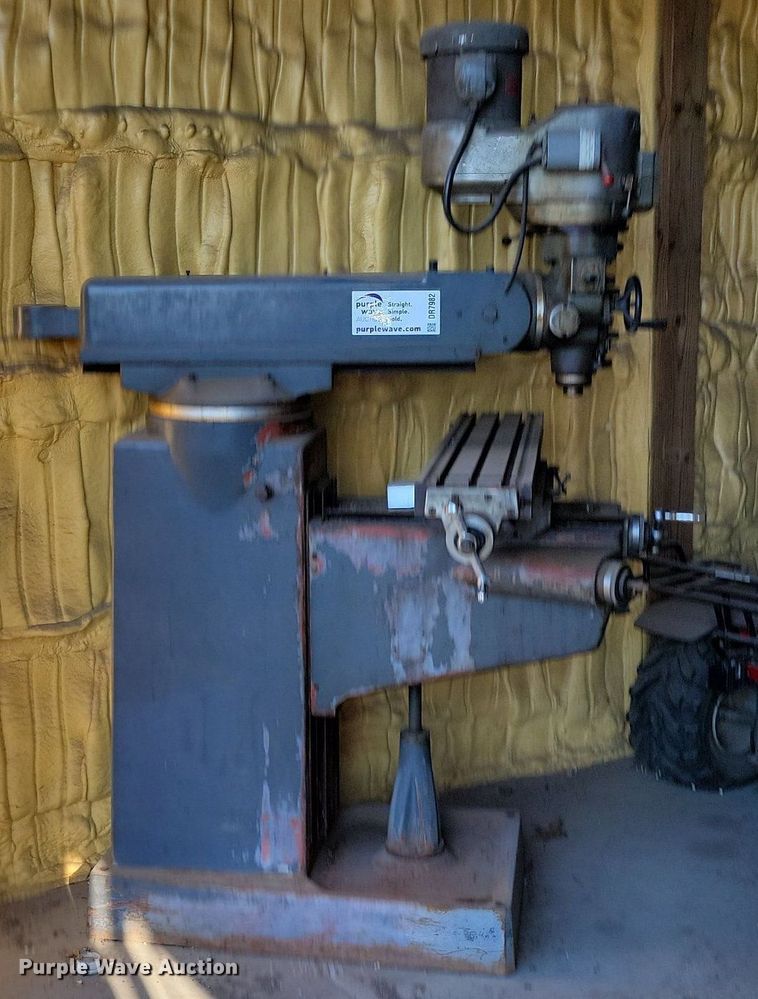 image for item DR7982 Bridgeport milling machine