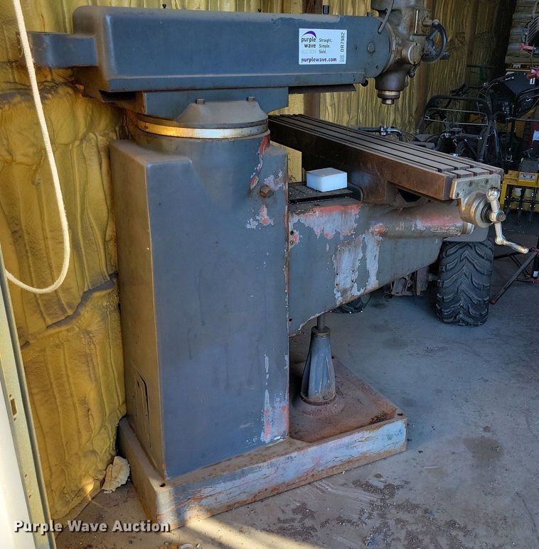 image for item DR7982 Bridgeport milling machine