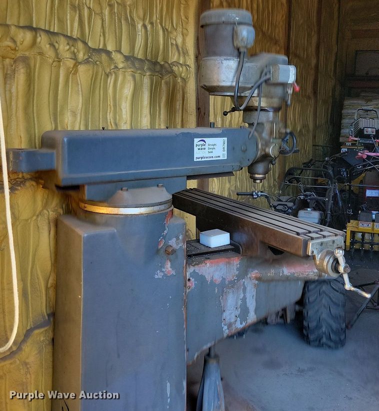 image for item DR7982 Bridgeport milling machine