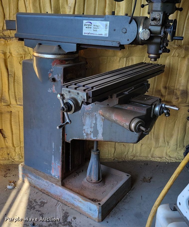 image for item DR7982 Bridgeport milling machine
