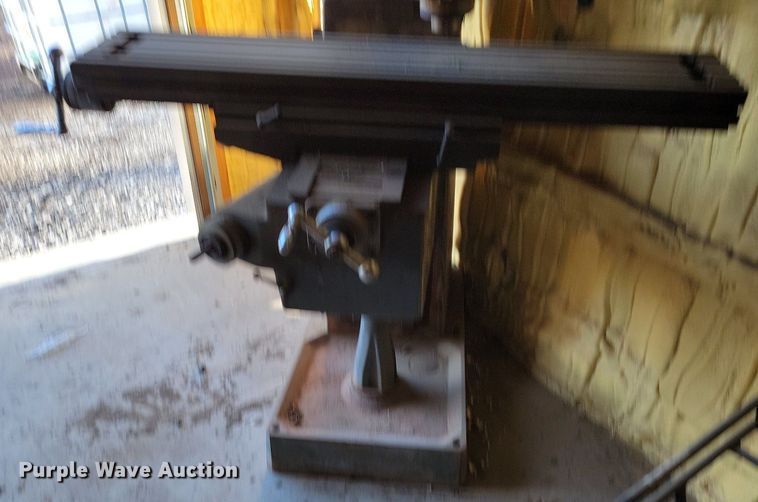 image for item DR7982 Bridgeport milling machine
