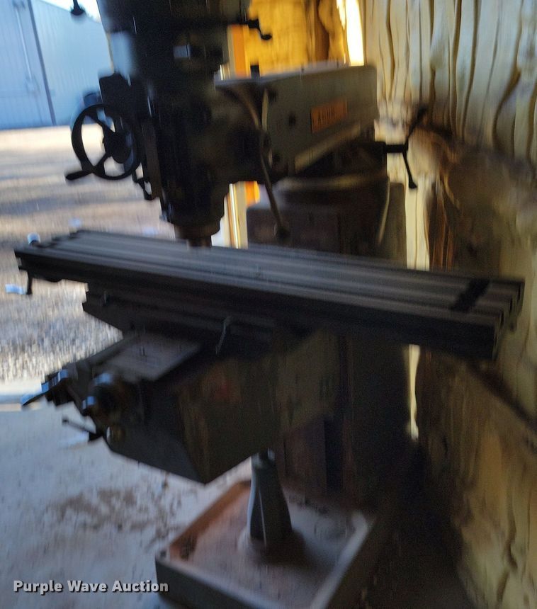 image for item DR7982 Bridgeport milling machine