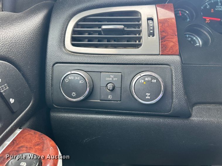 image for item DS0850 2013 Chevrolet Suburban LT SUV