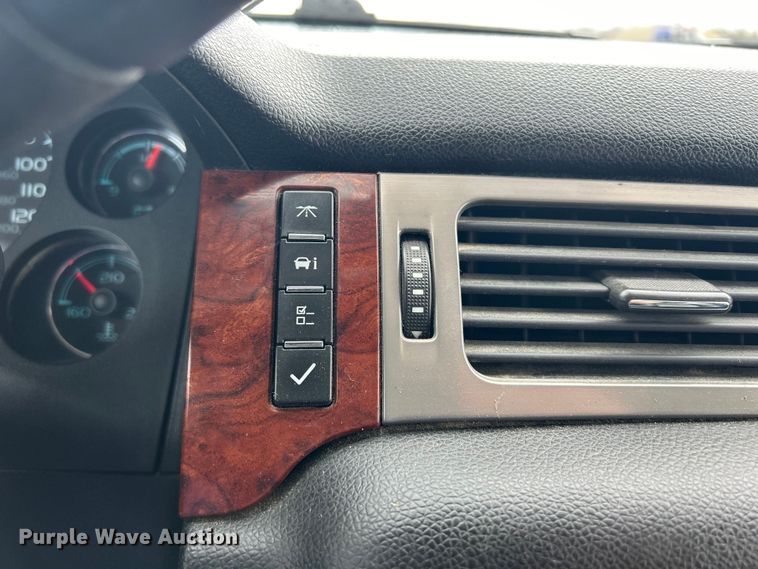 image for item DS0850 2013 Chevrolet Suburban LT SUV