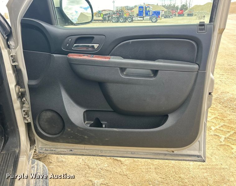 image for item DS0850 2013 Chevrolet Suburban LT SUV