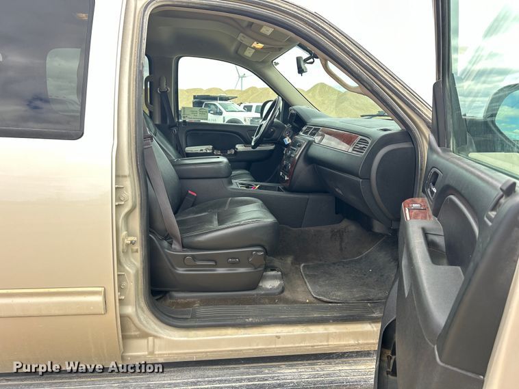 image for item DS0850 2013 Chevrolet Suburban LT SUV