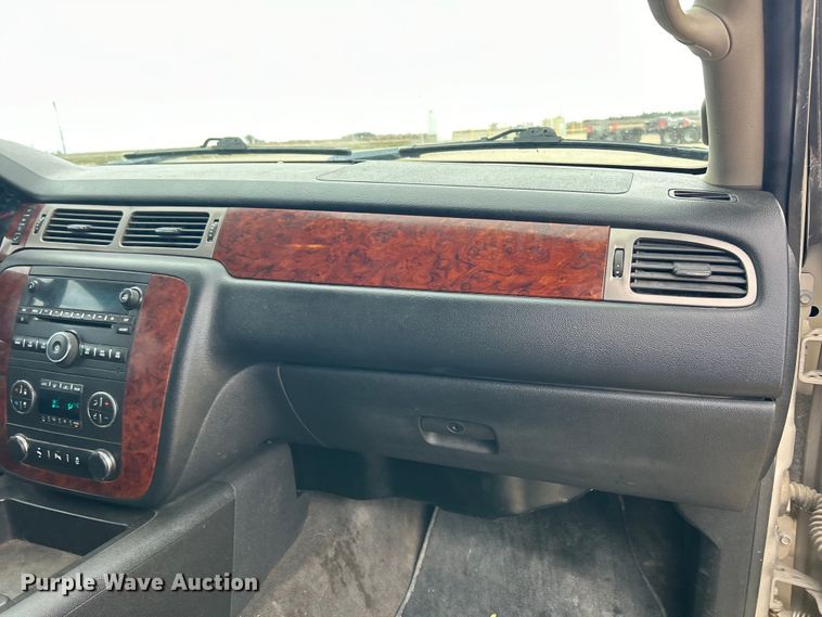 image for item DS0850 2013 Chevrolet Suburban LT SUV