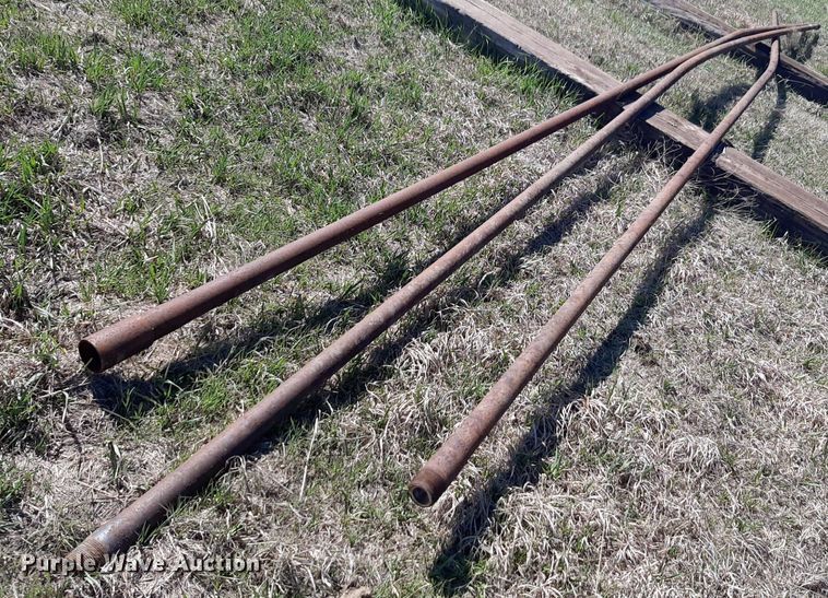 image for item DV9913 Approximately 43 joints of 30' L x 2 3/8