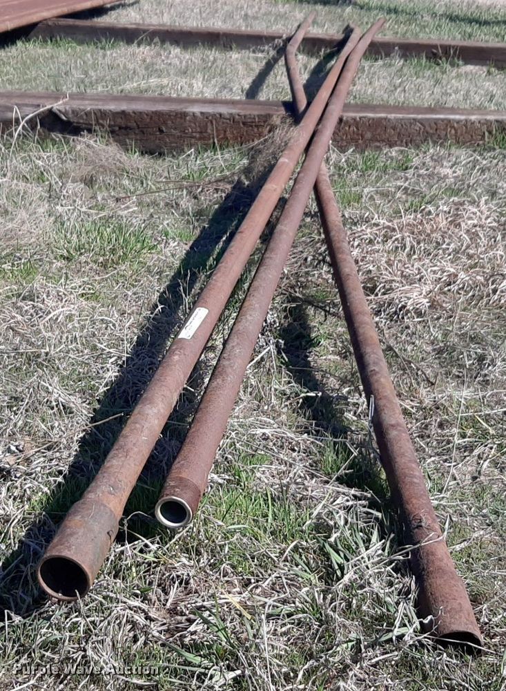 image for item DV9913 Approximately 43 joints of 30' L x 2 3/8