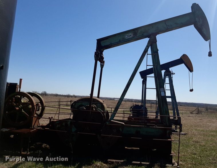 image for item DV9920 Emsco D80 pump jack