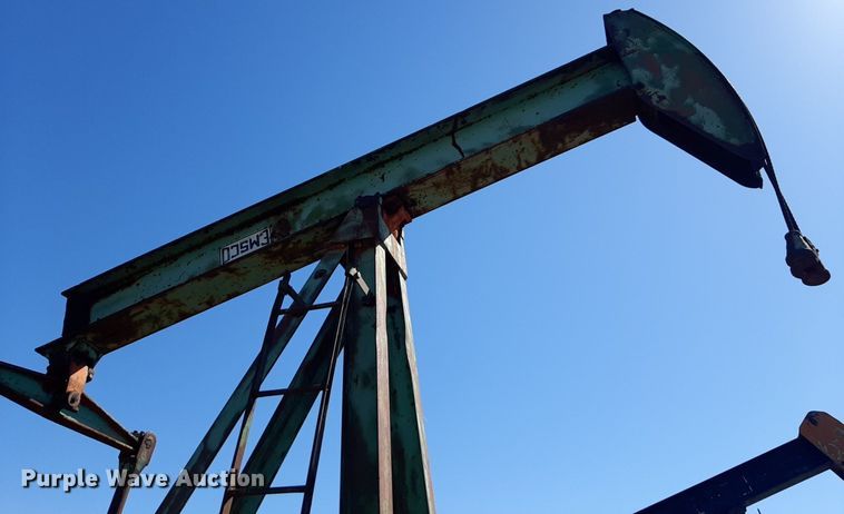 image for item DV9920 Emsco D80 pump jack