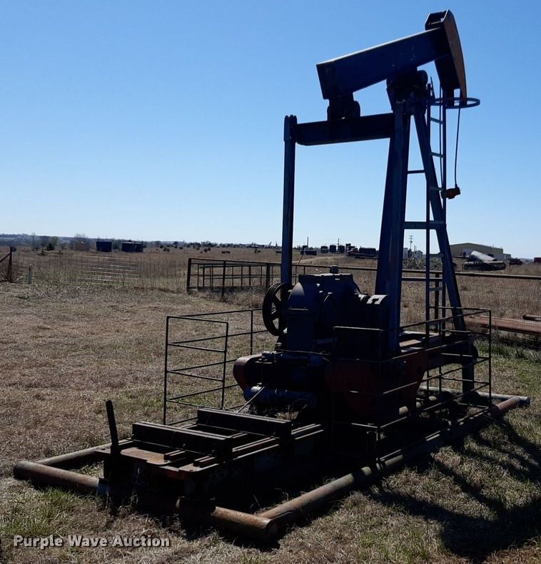 image for item DV9921 Lufkin pump jack