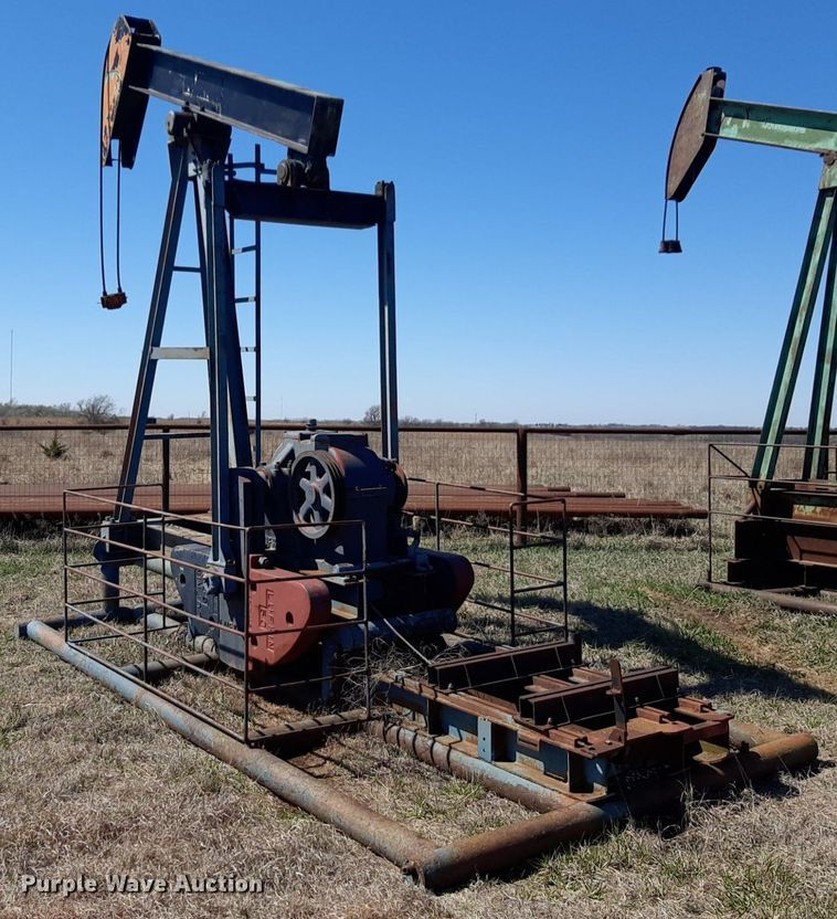 image for item DV9921 Lufkin pump jack