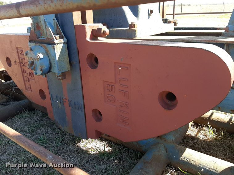 image for item DV9921 Lufkin pump jack