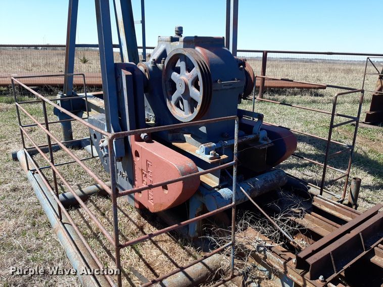 image for item DV9921 Lufkin pump jack