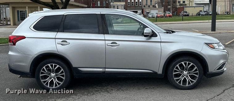 image for item DW2971 2018 Mitsubishi Outlander SEL SUV