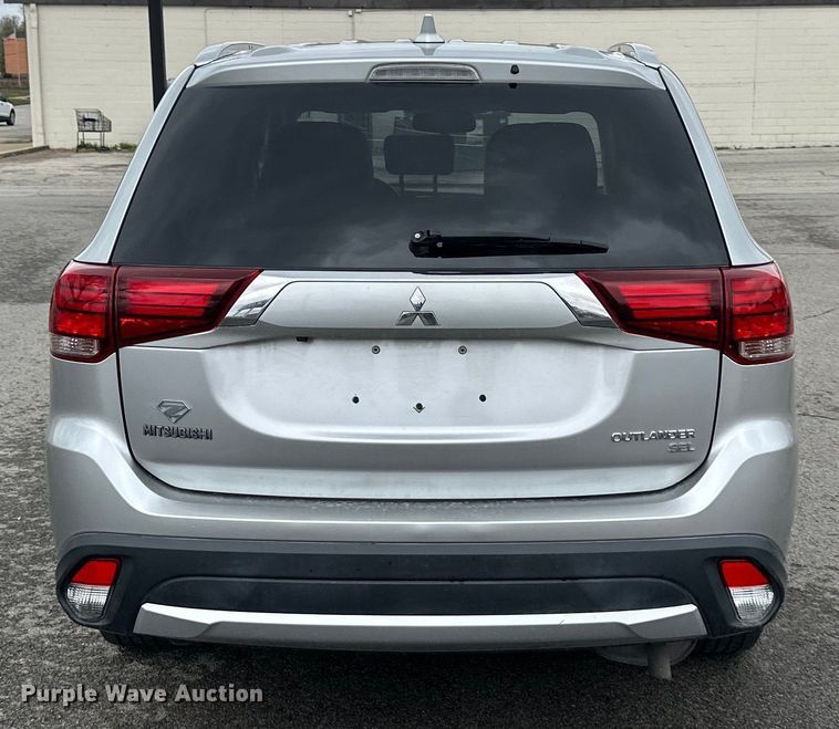 image for item DW2971 2018 Mitsubishi Outlander SEL SUV
