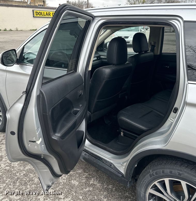 image for item DW2971 2018 Mitsubishi Outlander SEL SUV