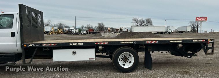 image for item EG1183 2007 Ford F650 Super Duty flatbed truck