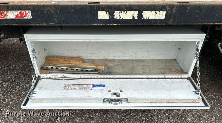 image for item EG1183 2007 Ford F650 Super Duty flatbed truck