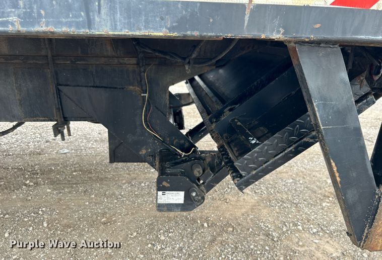 image for item EG1183 2007 Ford F650 Super Duty flatbed truck