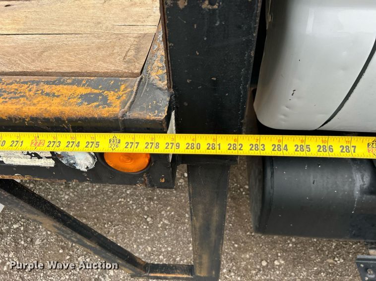 image for item EG1183 2007 Ford F650 Super Duty flatbed truck