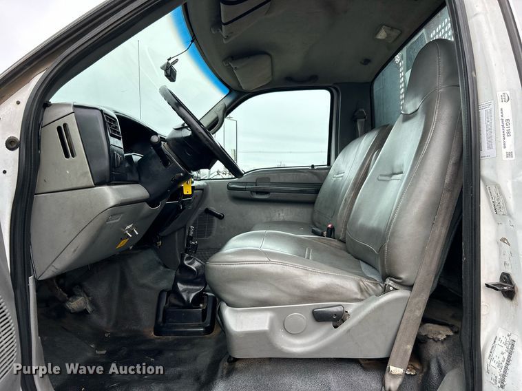 image for item EG1183 2007 Ford F650 Super Duty flatbed truck