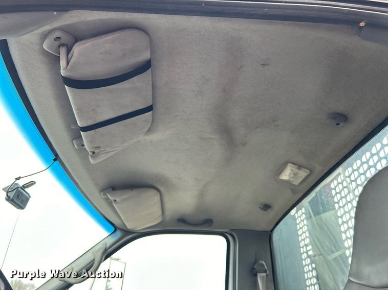 image for item EG1183 2007 Ford F650 Super Duty flatbed truck