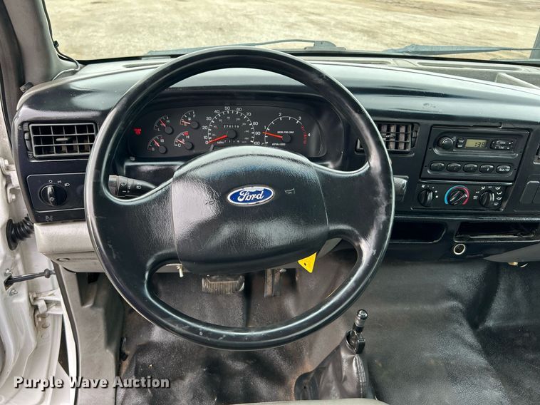 image for item EG1183 2007 Ford F650 Super Duty flatbed truck