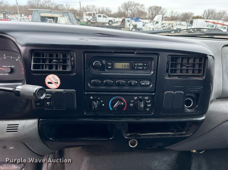 image for item EG1183 2007 Ford F650 Super Duty flatbed truck