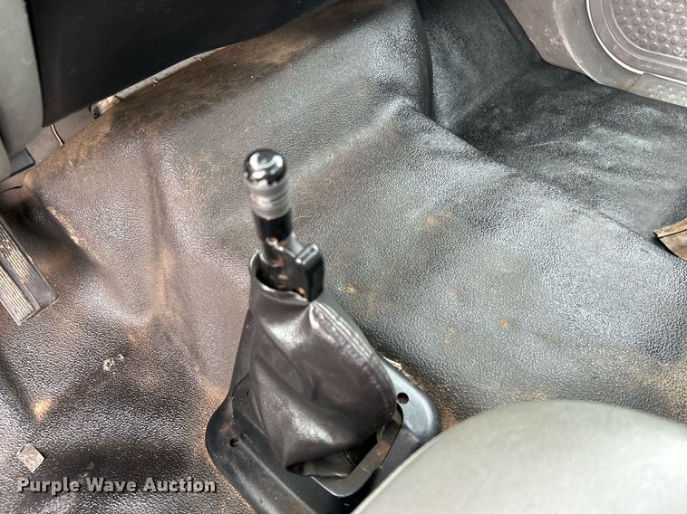 image for item EG1183 2007 Ford F650 Super Duty flatbed truck