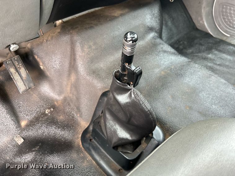 image for item EG1183 2007 Ford F650 Super Duty flatbed truck