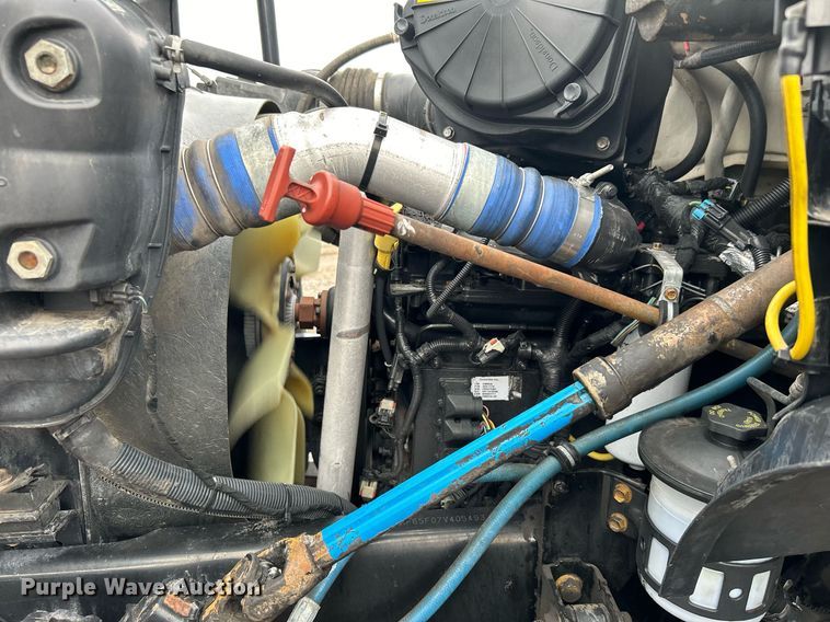 image for item EG1183 2007 Ford F650 Super Duty flatbed truck