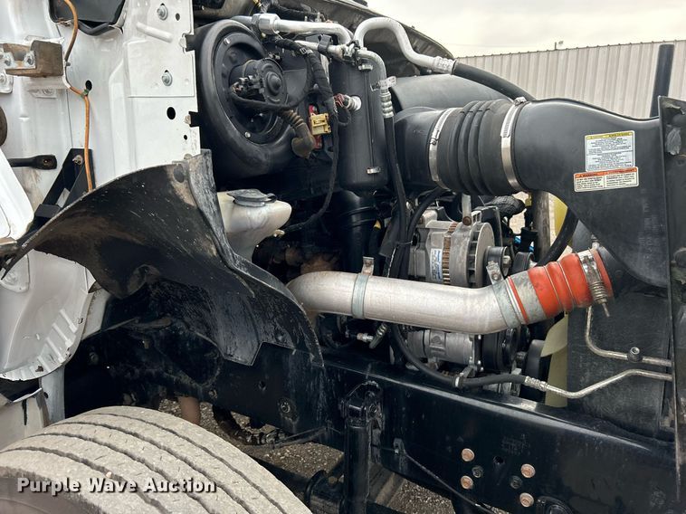 image for item EG1183 2007 Ford F650 Super Duty flatbed truck