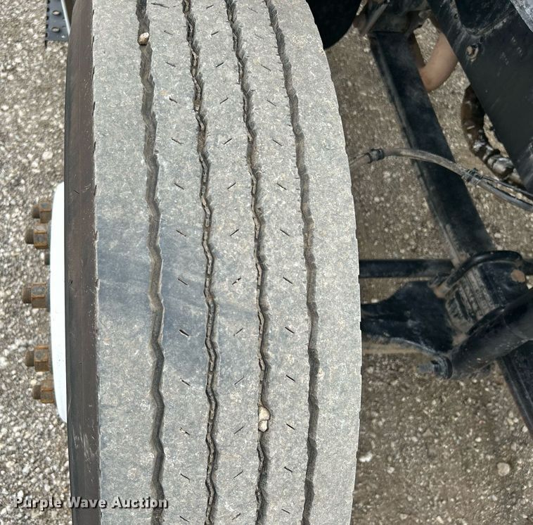 image for item EG1183 2007 Ford F650 Super Duty flatbed truck