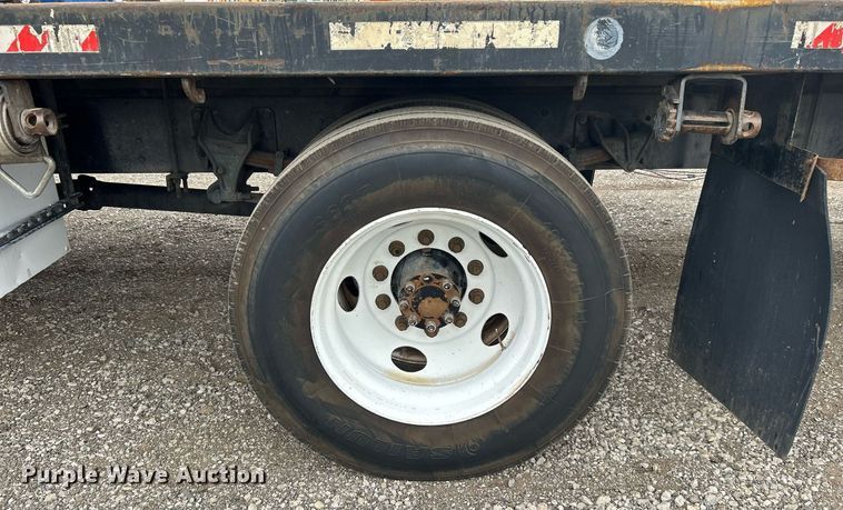image for item EG1183 2007 Ford F650 Super Duty flatbed truck