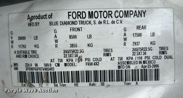 image for item EG1183 2007 Ford F650 Super Duty flatbed truck